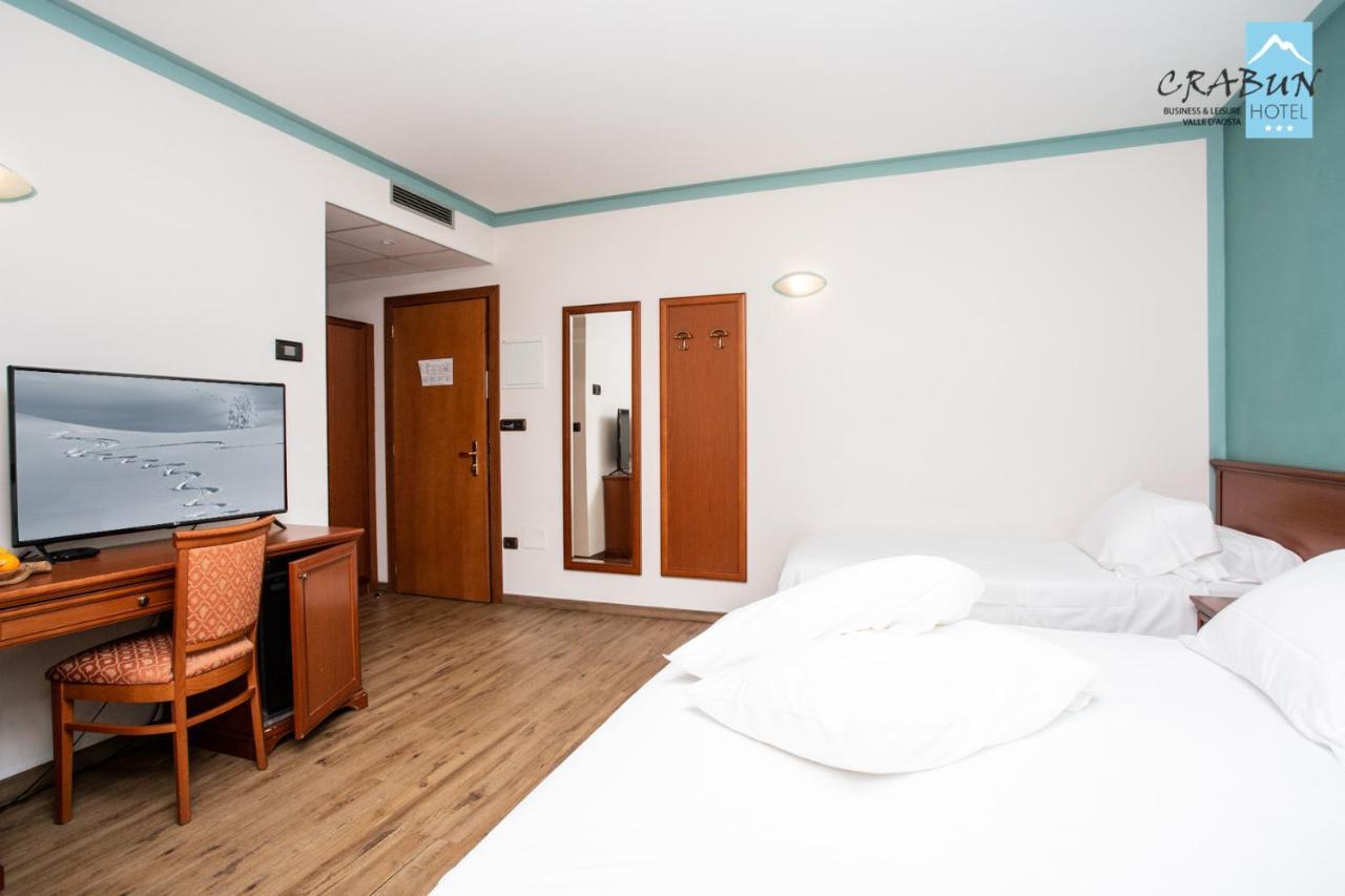 Crabun Hotel Пон-Сен-Мартен Экстерьер фото