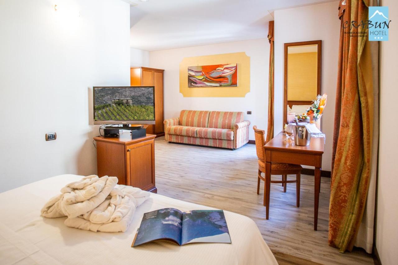 Crabun Hotel Пон-Сен-Мартен Экстерьер фото