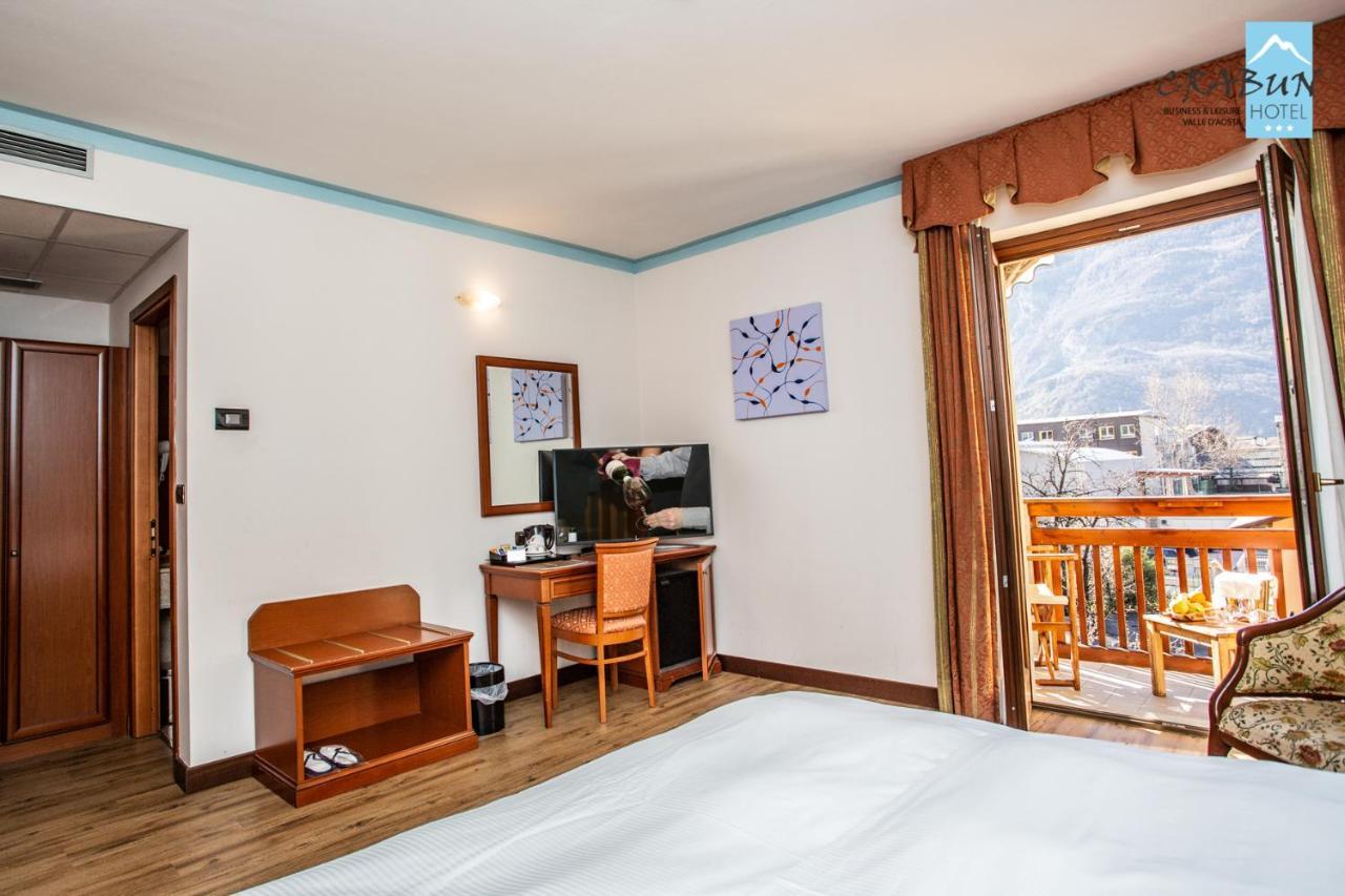 Crabun Hotel Пон-Сен-Мартен Экстерьер фото