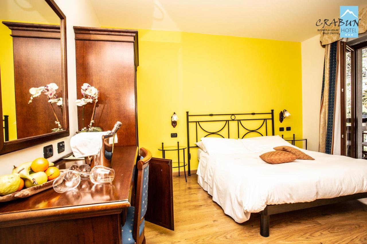 Crabun Hotel Пон-Сен-Мартен Экстерьер фото