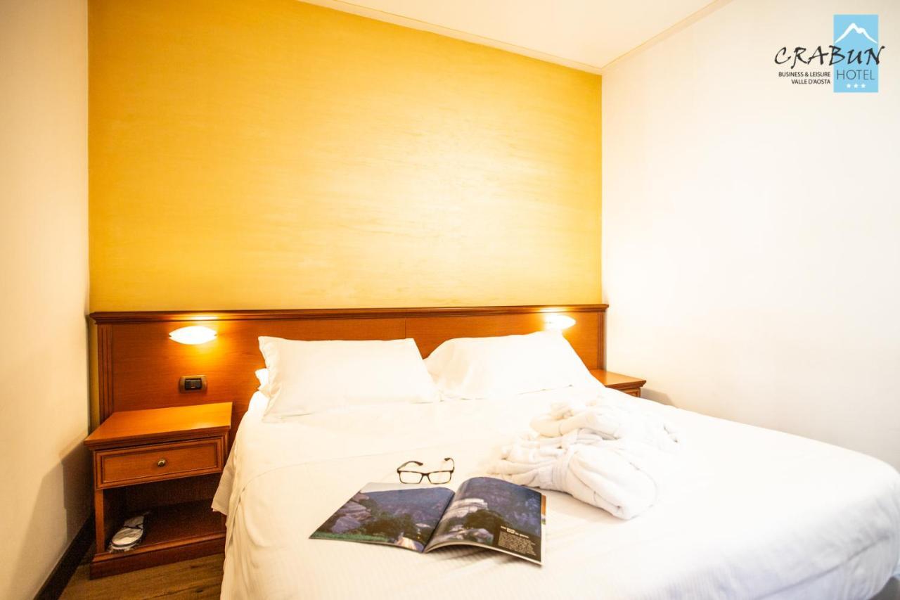 Crabun Hotel Пон-Сен-Мартен Экстерьер фото