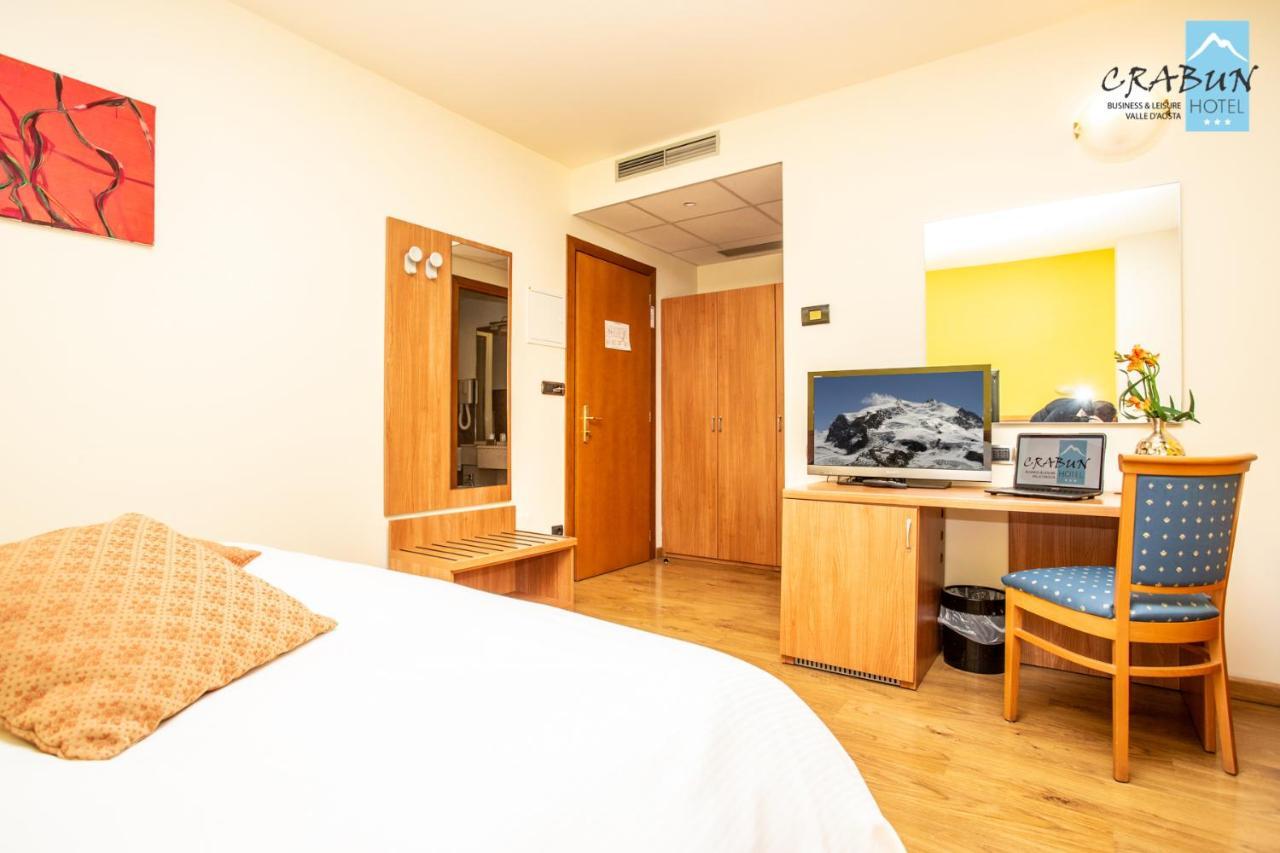 Crabun Hotel Пон-Сен-Мартен Экстерьер фото