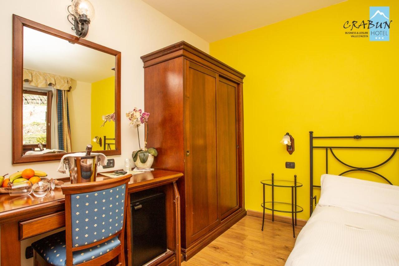 Crabun Hotel Пон-Сен-Мартен Экстерьер фото